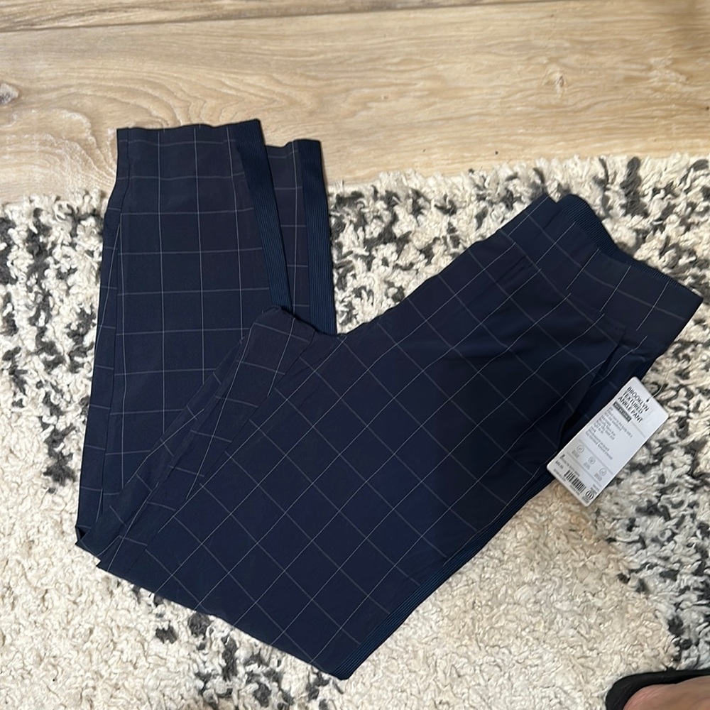 NWT Athleta Brooklyn Cropped Ankle pants Navy size 2